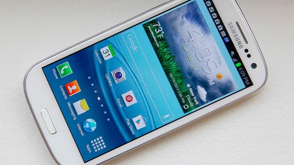 Samsung wants to take on Apple in the smartphone market