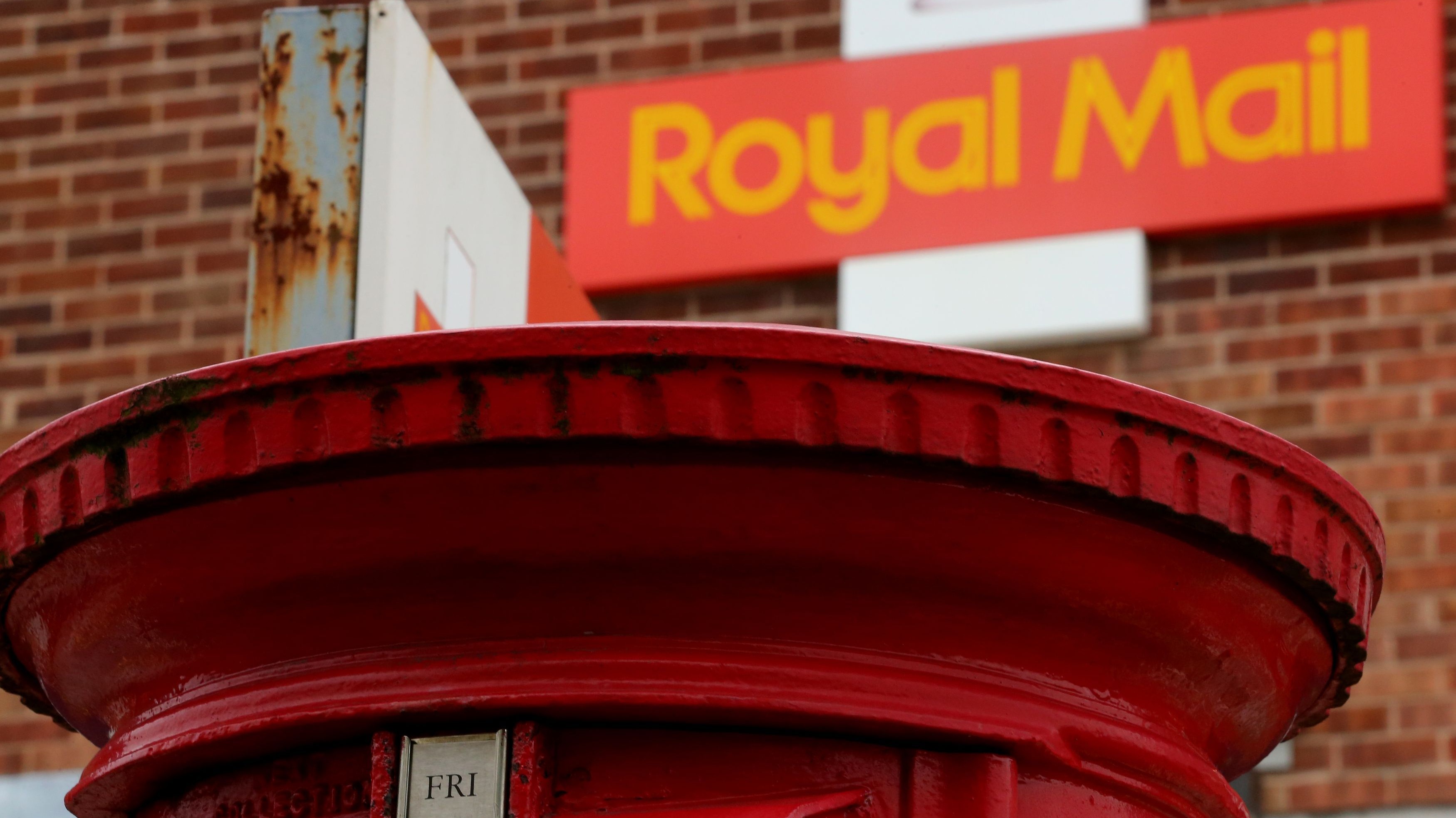 Royal Mail introduces gay marriage titles to postage system - ITV News