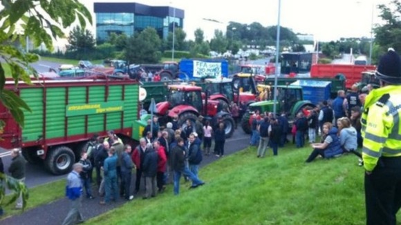 More tractors join the blockade on Friday.