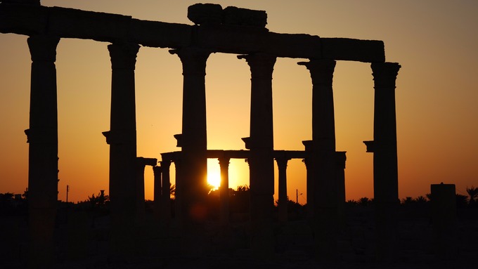 Syria: Islamic State controls ancient city Palmyra - ITV News