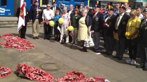 Families and poppy wreaths