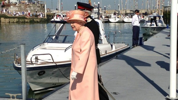 Her majesty the Queen arrives on the Isle of Wight
