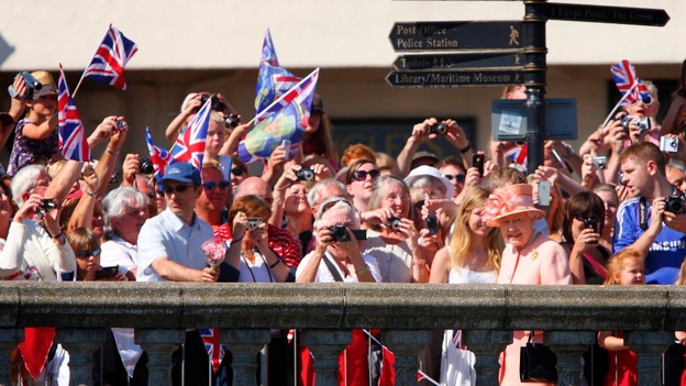Crowds turn out to see the Queen