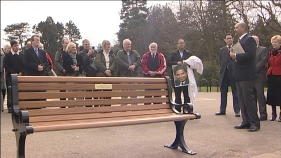 Dr Ashok's brother Ravi unveils the bench