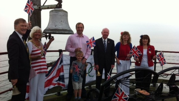 Bell-ringing at Southend Pier