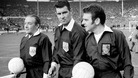 Referee Jack Taylor (centre), pictured in 1971, who has died at the age of 82.