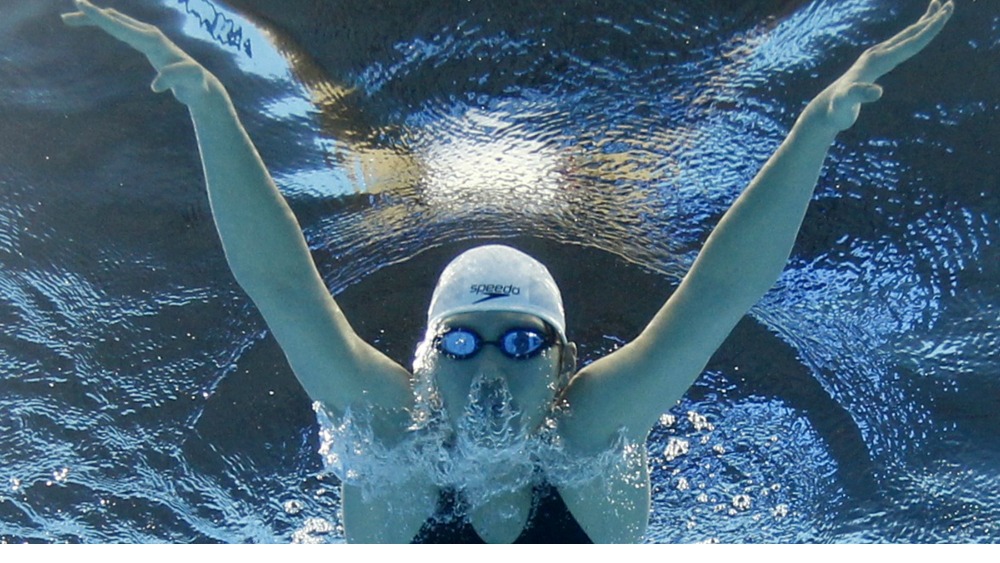 world-record-set-in-women-s-400m-swimming-itv-news