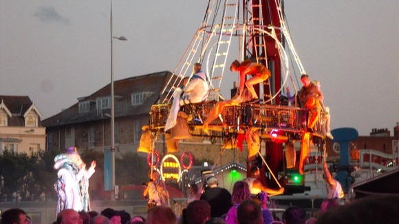 Acrobats in Weymouth