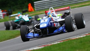 F3 racing at Snetterton