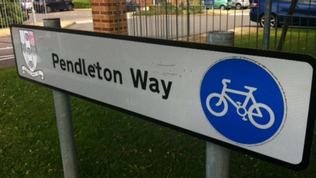Victoria Pendleton sign
