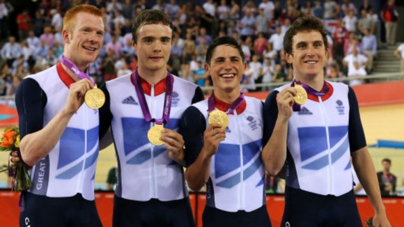 Team GB men's team pursuit with their gold medals
