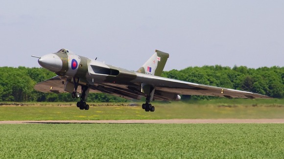 Vulcan XH558