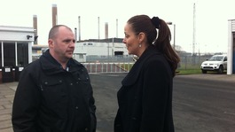 Alcan worker Paul Scott talks to Union representative Keir Howe