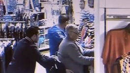 Purse thieves