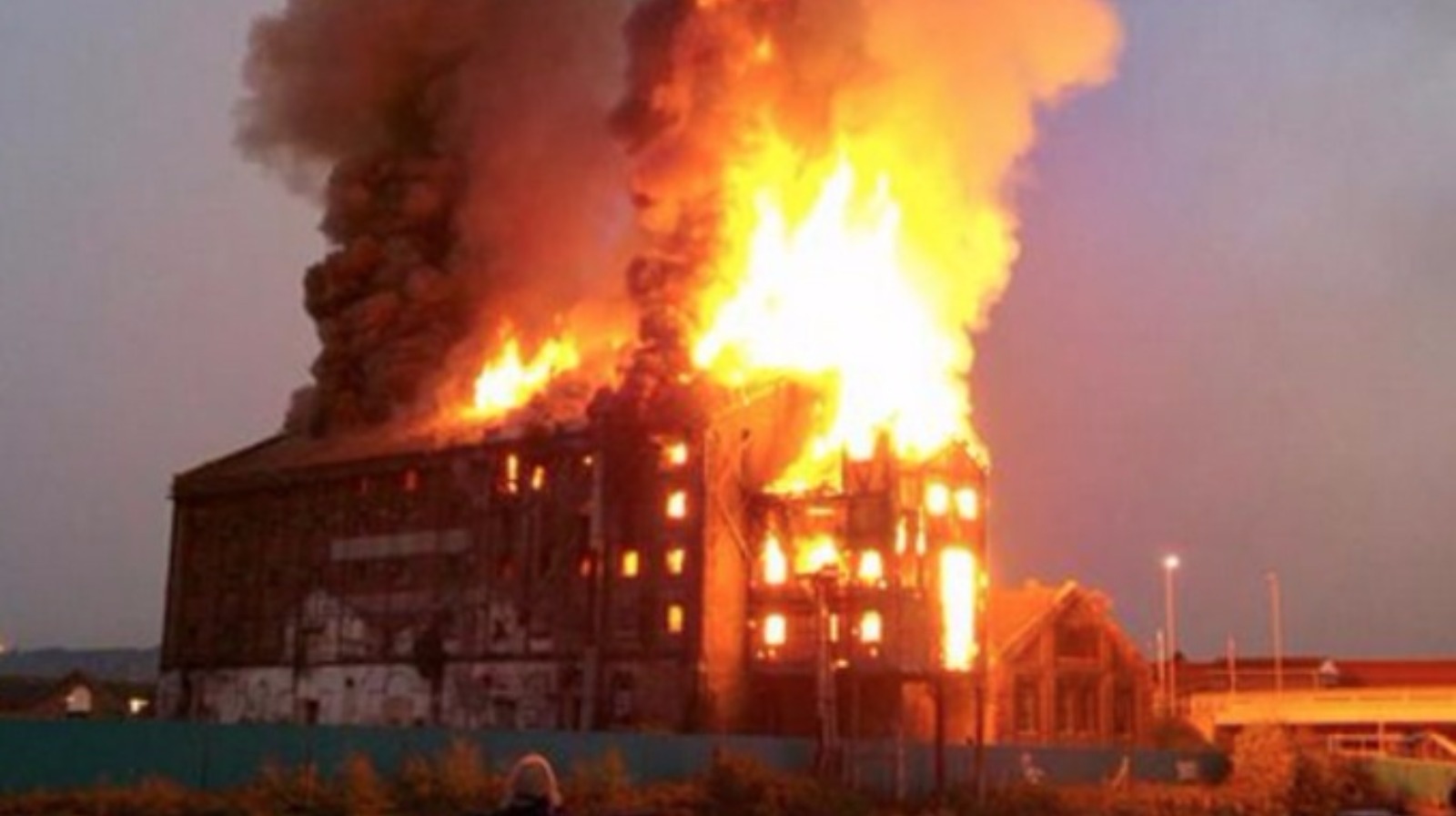 Two men arrested after Gloucester warehouse fire | West ... Two men arrested after Gloucester warehouse fire | West ... - 1600 x 896 jpeg 138kB