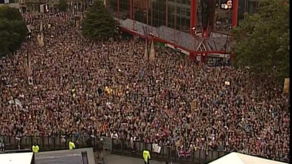 Thousands of fans have packed into Sheffield's city centre to see Jessica Ennis