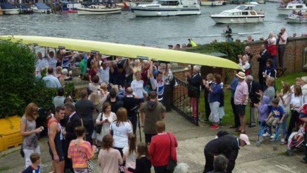 Crowds turn up for Leander rowers 