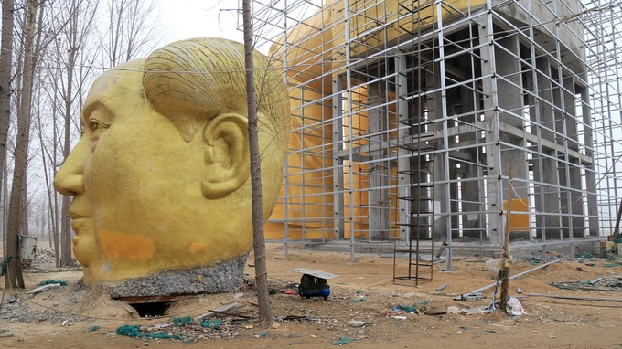 Giant statue of Mao built in poorest region of China