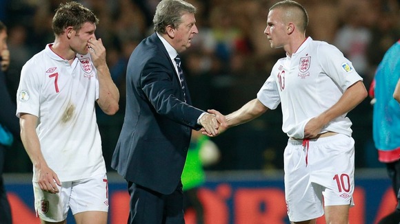 Cleverley talks to England Roy Hodgson