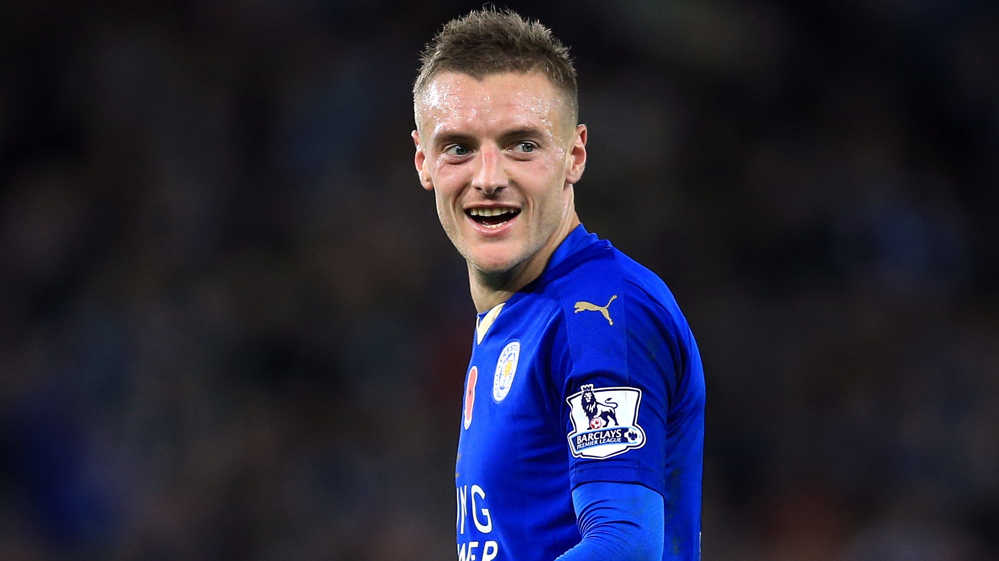 Jamie Vardy signs new contract with Leicester City | Central - ITV News