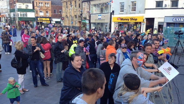 Crowds in Mansfield