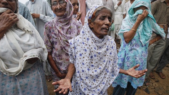 Grieving women in Karachi