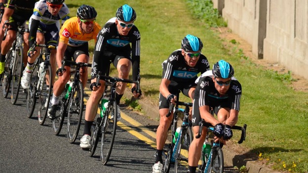 Tour of Britain passes Blithfield Reservoir in Staffordshire
