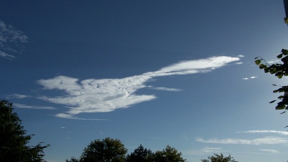 Concord shaped cloud over Coventry Airport