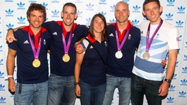 Tim Baillie, Etienne Stott, Richard Hounslow and David Florence with Lizzie Neave
