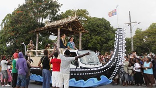 In Pictures: Rapturous welcome for Duke and Duchess of Cambridge - ITV News