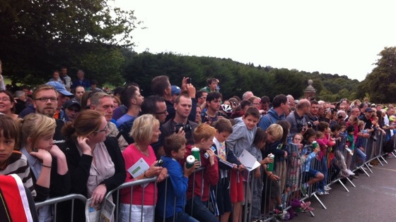 Crowds await Mark Cavendish