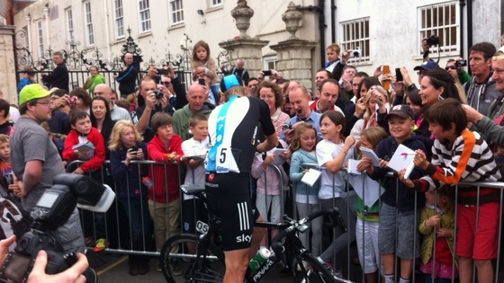Christian Knees signs autographs