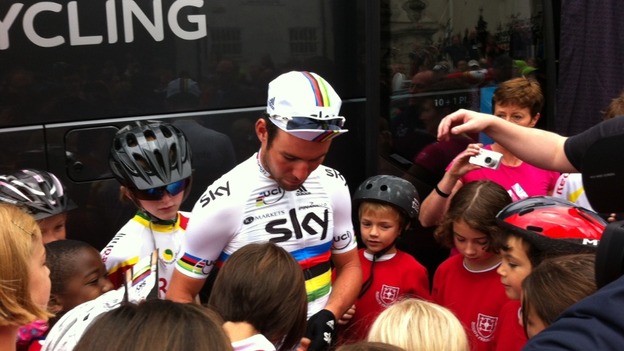 Cyclist Mark Cavendish meets pupils from Reigate Priory Junior School.