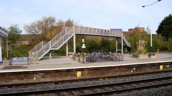 Swindon footbridge