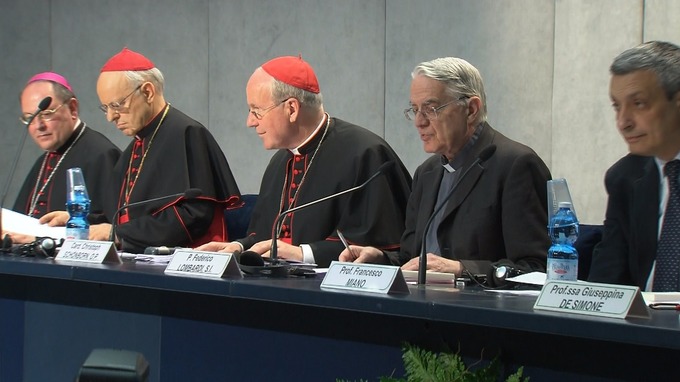 The Synod of Bishops presented the Pope's comments on the family and marriage.