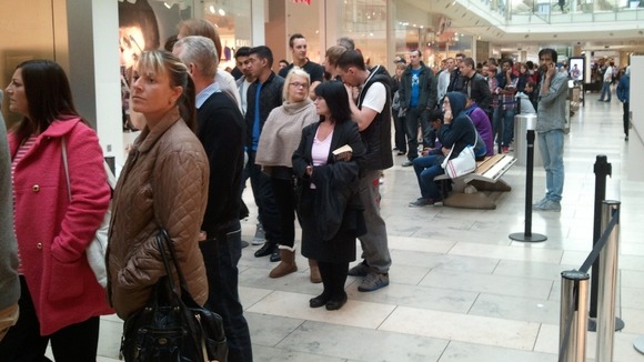 Long queues at the Metrocentre in Gateshead for the iPhone 5
